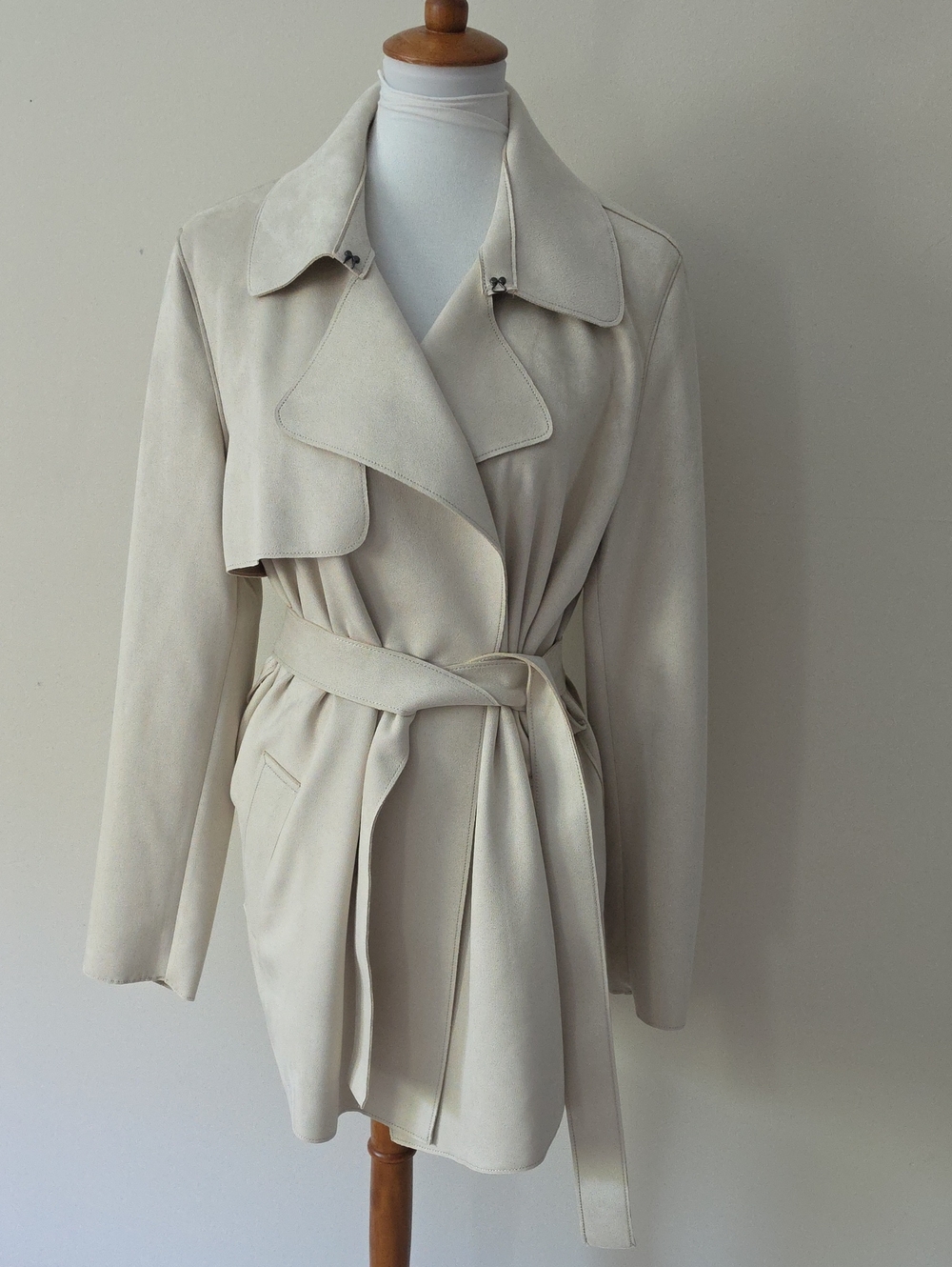 Banana Republic Womens Cream Belted Trench Coat Brand New